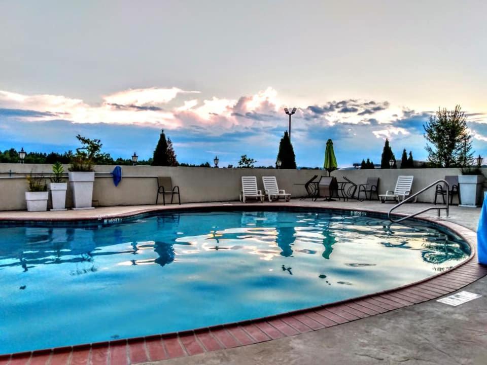Holiday Inn Guin By Ihg Twin Εξωτερικό φωτογραφία