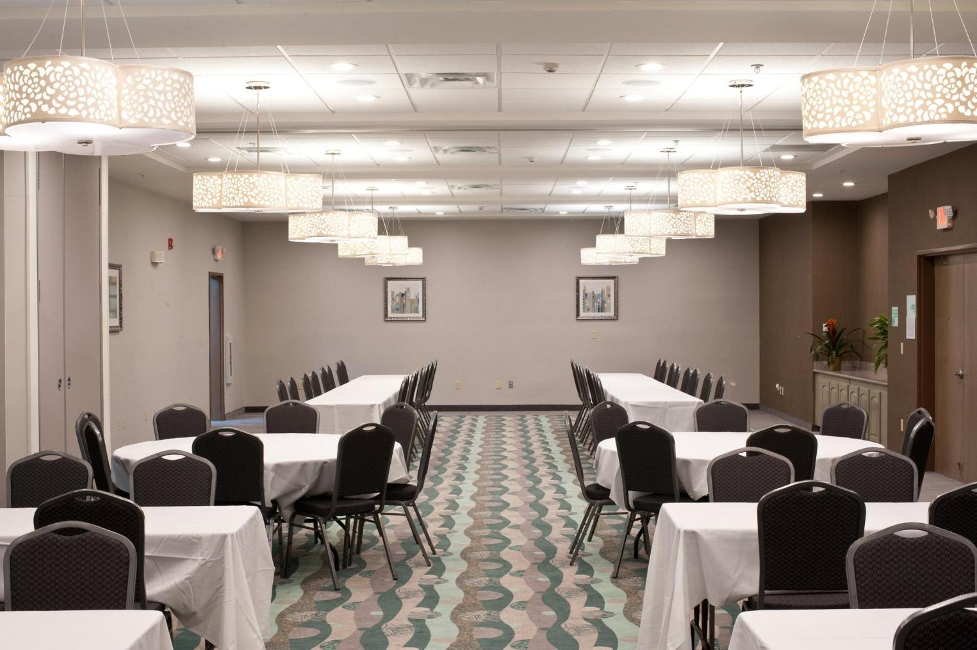 Holiday Inn Guin By Ihg Twin Εξωτερικό φωτογραφία